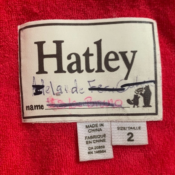 Hatley Girls’ 2 Strawberry Print Hooded Raincoat w/Pockets and Snap Front - Picture 3 of 5